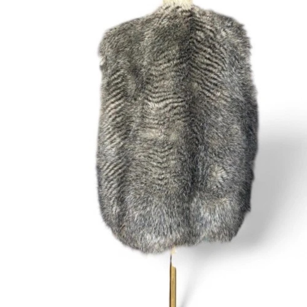 Stevie Mac Grey Faux Fur Vest Size Medium - Picture 4 of 8